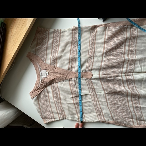 ⭐️SOLD⭐️Anthropologie Flowy Shirt - Picture 2 of 6